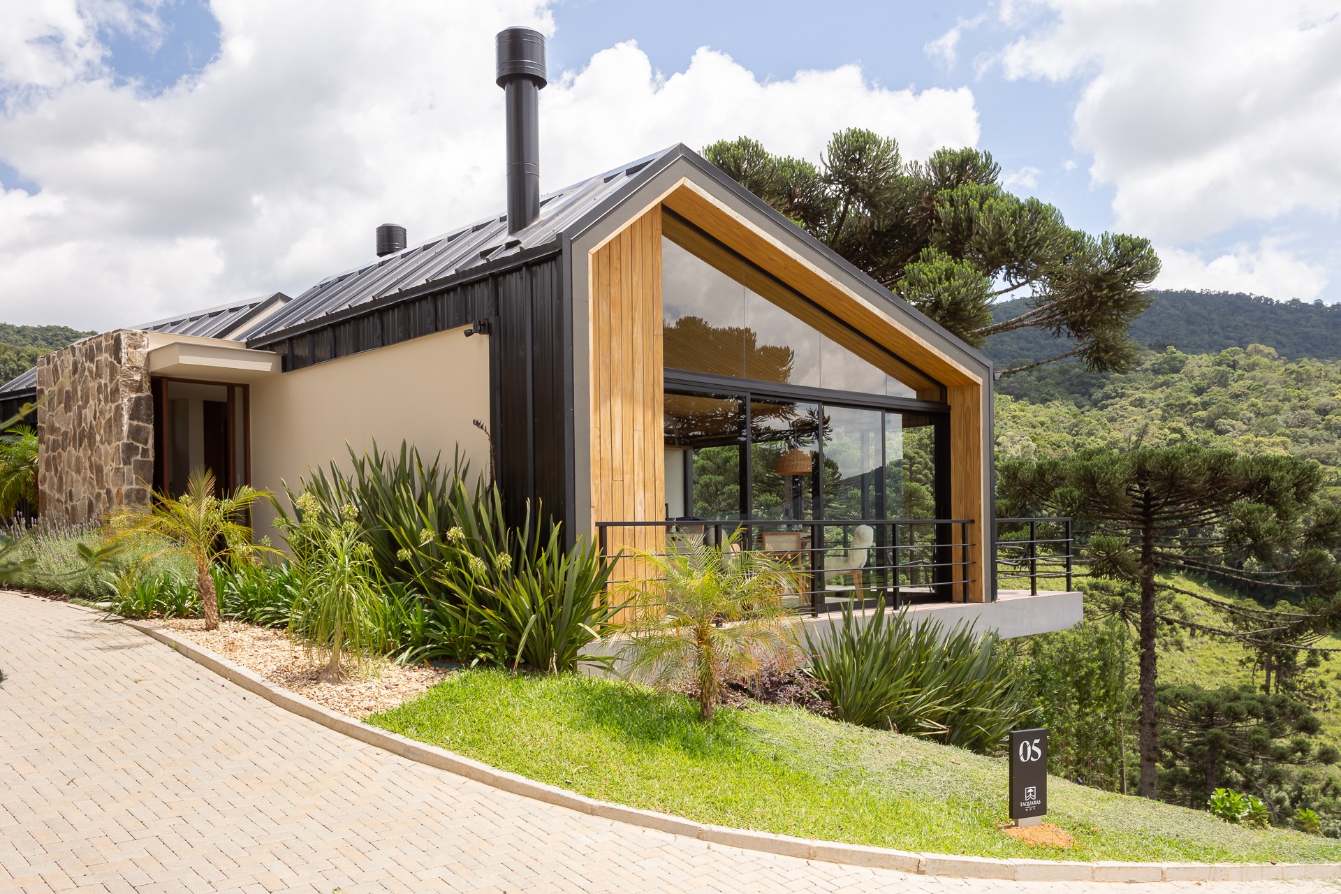 CABANAS TAQUARAS HUT ARQUITETURA